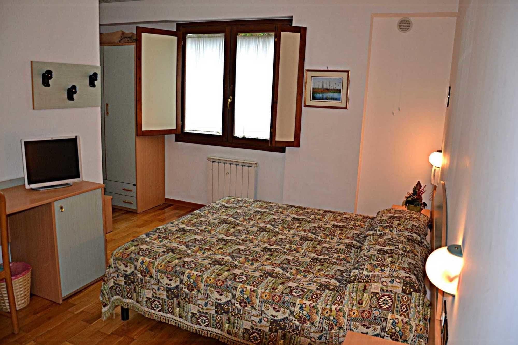 Albergo Due Monti Ateleta Exteriör bild